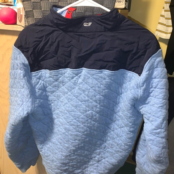 Vineyard Vines pullover Size Medium 4 button up - Picture 2 of 3